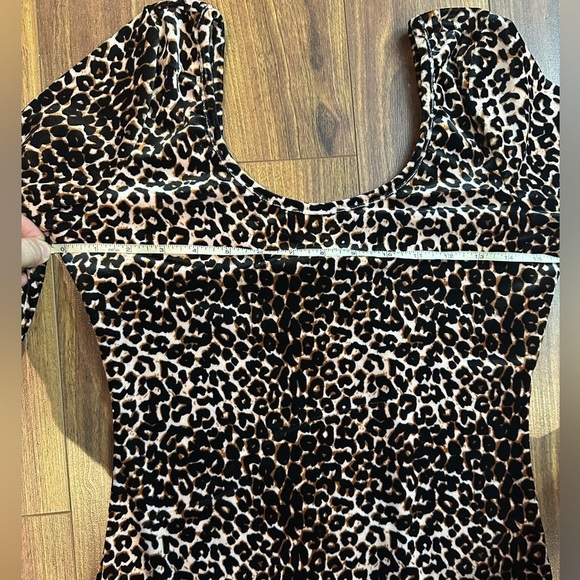 Gorgeous bodycon animal print dress - Picture 6 of 9
